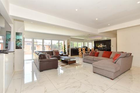 5 bedroom semi-detached house for sale, Bracken Drive, Chigwell, Essex