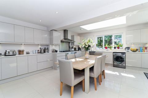 3 bedroom detached house for sale, Royle Close, Chalfont St. Peter, Buckinghamshire, SL9