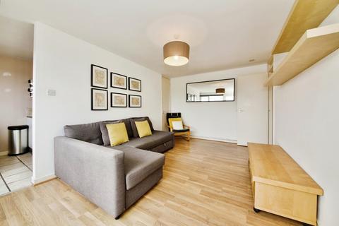 1 bedroom apartment for sale, Old Farm Road, London N2