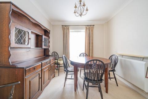 2 bedroom retirement property for sale, Edinburgh Gate, Denham Garden Village, Denham, Buckinghamshire, UB9