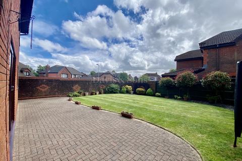 4 bedroom detached house for sale, Caban Close, Rogerstone, Newport. NP10 9HX