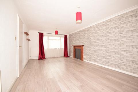 3 bedroom terraced house to rent, Seymour Road, Crawley, RH11