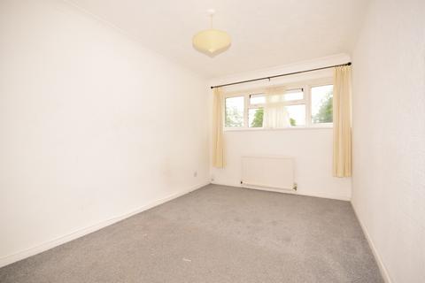 3 bedroom terraced house to rent, Seymour Road, Crawley, RH11