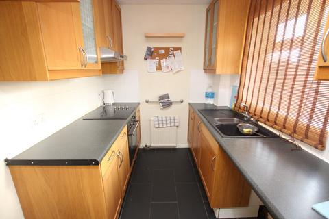 2 bedroom flat to rent, Ivel Close, Langford, SG18