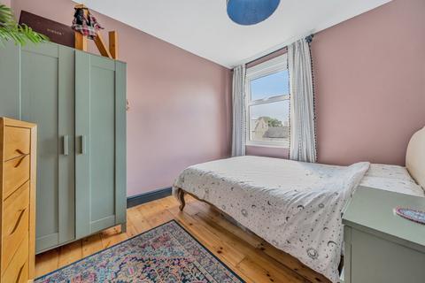 66 Tewson Road, London, SE18 1AY