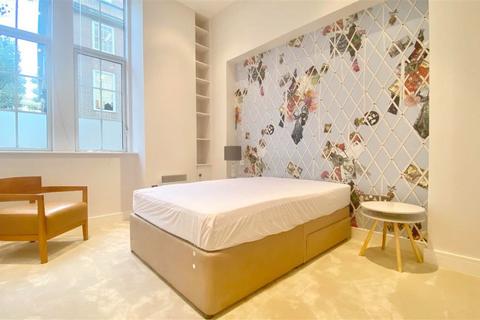 3 bedroom apartment to rent, London SW1P