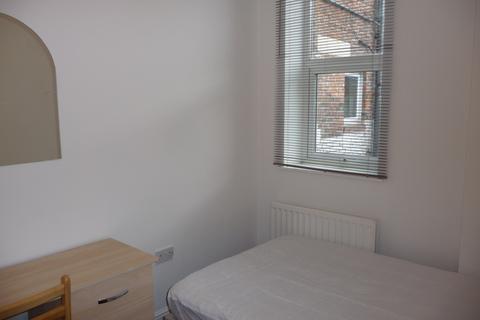 3 bedroom flat to rent, Forsyth Road, Jesmond, Newcastle upon Tyne NE2