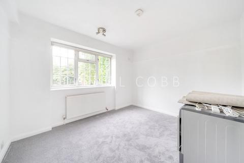 2 bedroom flat for sale, Garden Row, St. Georges Court Garden Row, SE1