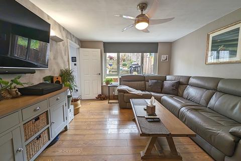 14 Fraser Drive, Sheffield, S8 0JG