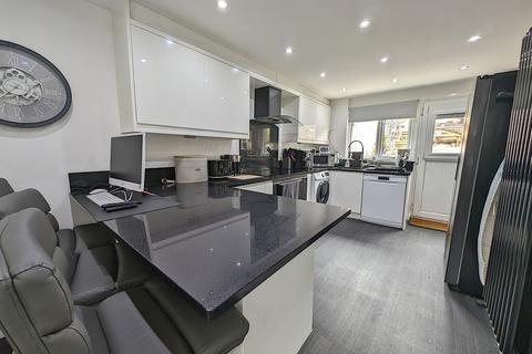 14 Fraser Drive, Sheffield, S8 0JG