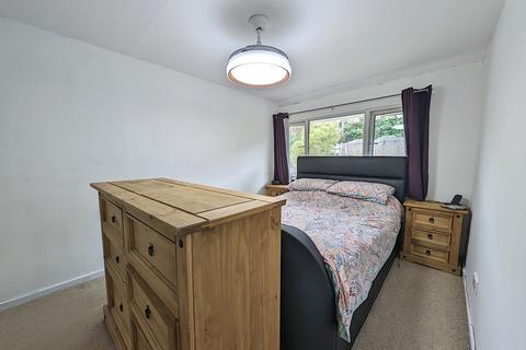 14 Fraser Drive, Sheffield, S8 0JG