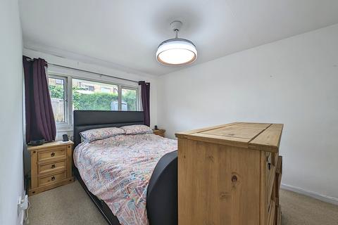 14 Fraser Drive, Sheffield, S8 0JG