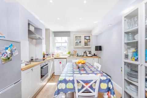 3 bedroom flat to rent, Gilstead Road London SW6