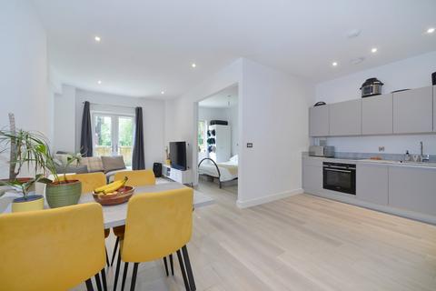 1 bedroom flat for sale, Catteshall Lane, Godalming GU7