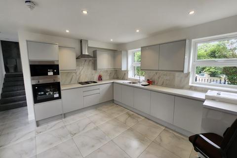 10 bedroom detached house to rent, Aylward Road, Forest Hill SE23