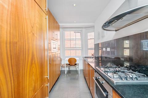 2 bedroom flat to rent, Gilbert Street London W1K