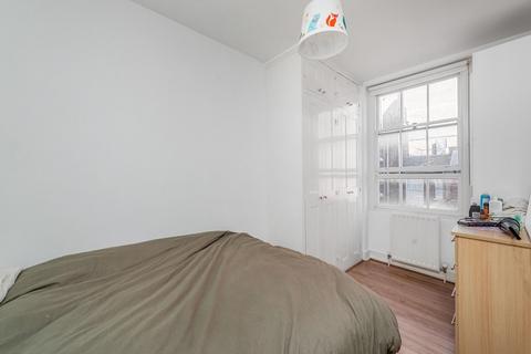 2 bedroom flat to rent, Gilbert Street London W1K