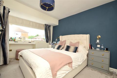 4 bedroom semi-detached house for sale, Hillfoot Rise, Pudsey, West Yorkshire