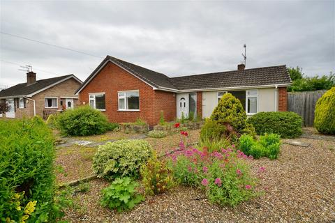 3 bedroom detached bungalow for sale, St. Andrew Road, Evesham, WR11 2NR