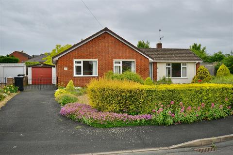 3 bedroom detached bungalow for sale, St. Andrew Road, Evesham, WR11 2NR