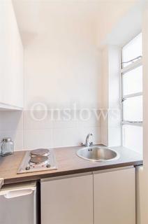 Studio to rent, Nell Gwynn House, Sloane Avenue, London