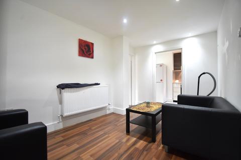 2 bedroom flat to rent, 3 Station Road, London, NW4