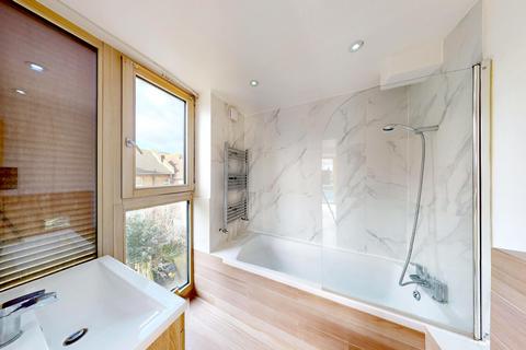 2 bedroom flat to rent, 3 Station Road, London, NW4