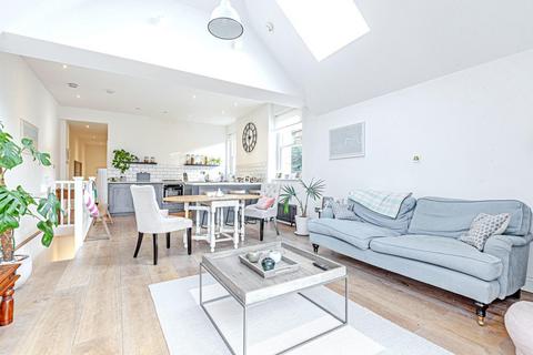 3 bedroom flat for sale, West Hill, Putney