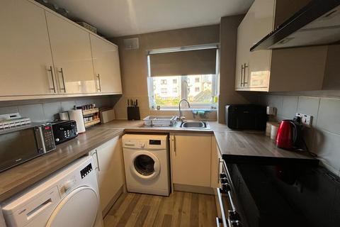 2 bedroom ground floor flat to rent, Prestatyn Close, Stevenage SG1