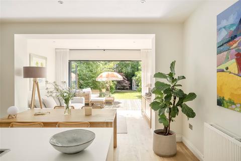 undefined, Brondesbury Road, London, NW6