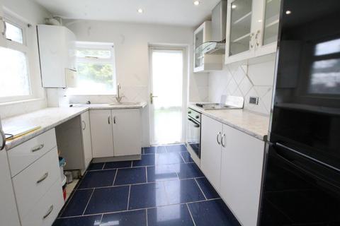 2 bedroom terraced house to rent, Cranbrook Road, Thornton Heath, CR7