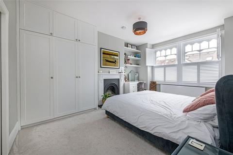 3 bedroom apartment to rent, Badminton Road, SW12