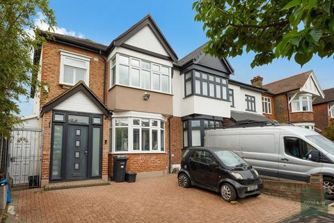 4 bedroom semi-detached house for sale, Chelmsford Gardens, ILFORD, IG1