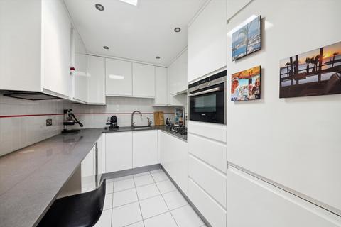 2 bedroom flat for sale, Watchfield Court, Sutton Court Road, London, W4