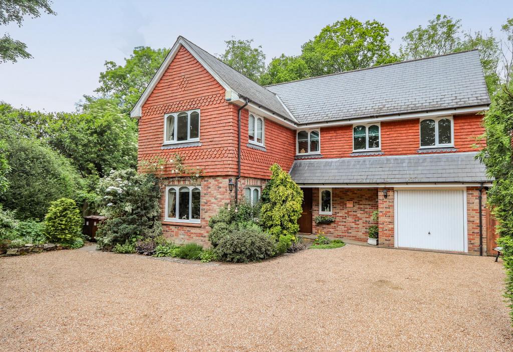 Brightling Road, Robertsbridge, TN32 4 bed detached house for sale £