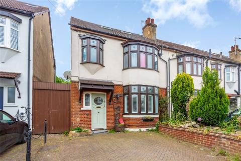 4 bedroom end of terrace house for sale, Brentwood Road, Romford, RM1