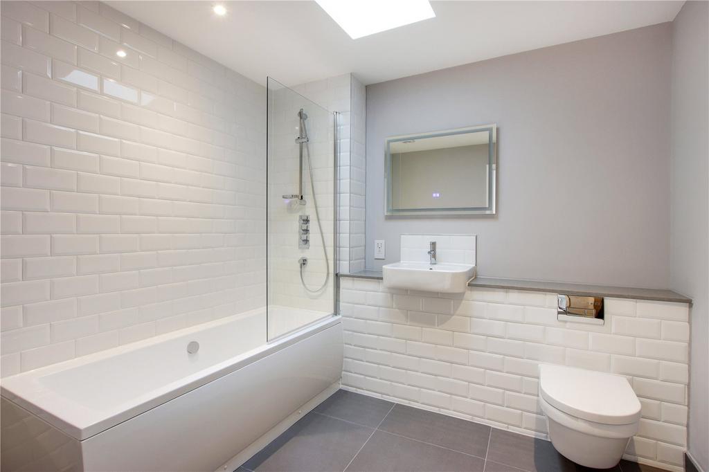 Plot 6 Bathroom