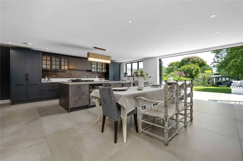 Kitchen/Dining