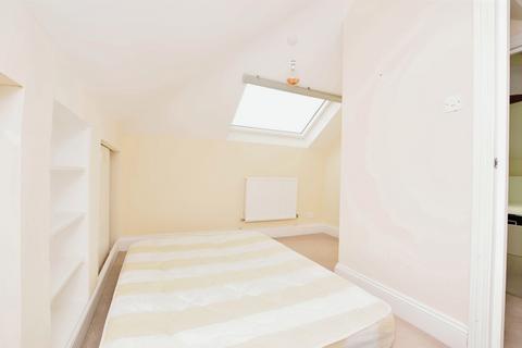 2 bedroom maisonette to rent, Astbury Road Peckham SE15