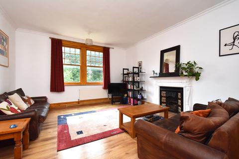 3 bedroom apartment for sale, Oaklands Road Bromley BR1