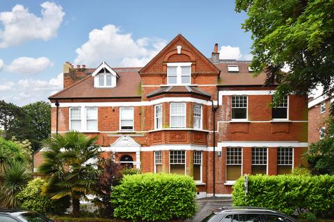 3 bedroom apartment for sale, Oaklands Road Bromley BR1