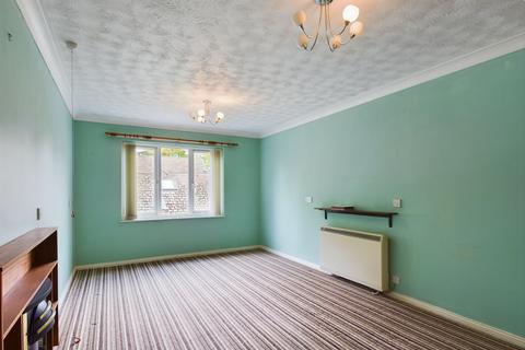 1 bedroom flat for sale, The Chestnuts, Godamanchester, Huntingdon.