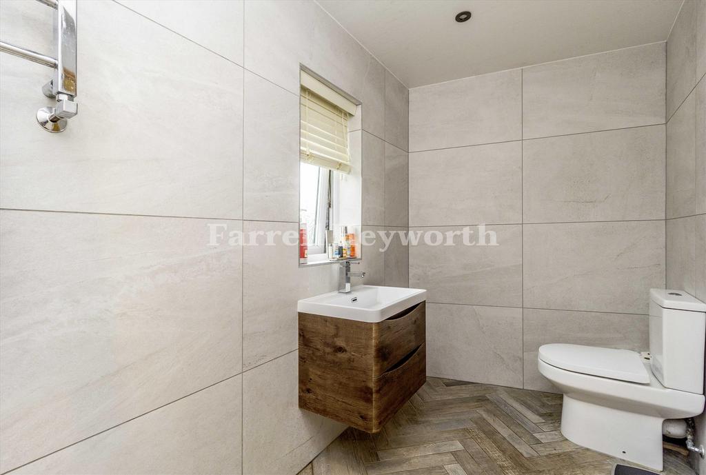 Ensuite shower room