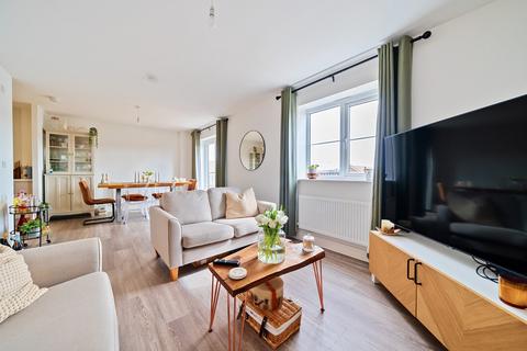 2 bedroom flat for sale, Pictor Drive, Westwood, Margate, CT9