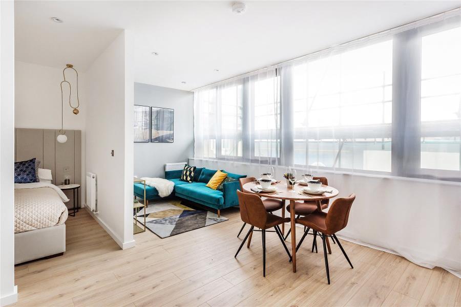 Chertsey Road, Woking GU21 Studio to rent £1,300 pcm (£300 pw)