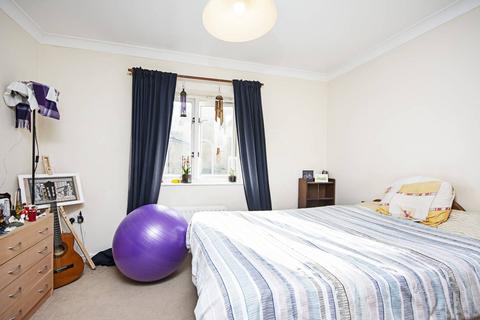 2 bedroom end of terrace house to rent, Rusbridge Close, Hackney Downs, London, E8