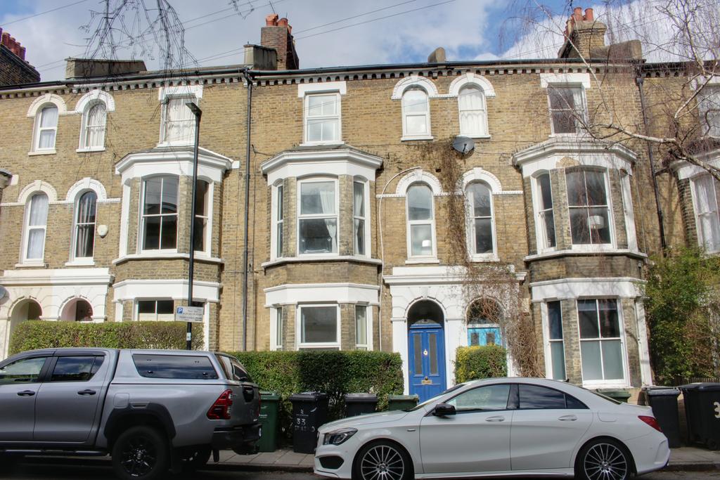 Stansfield Road, London SW9 1 bed flat to rent £1,250 pcm (£288 pw)