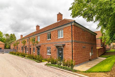 3 bedroom end of terrace house for sale, Burderop Park, Chiseldon SN4