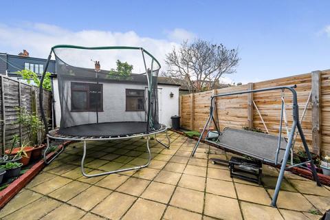 71 Caithness Road, Mitcham, CR4 2EY