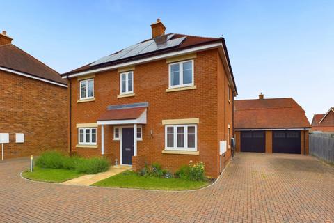 4 bedroom detached house for sale, Tun Furlong, Pitstone, Bedfordshire, LU7